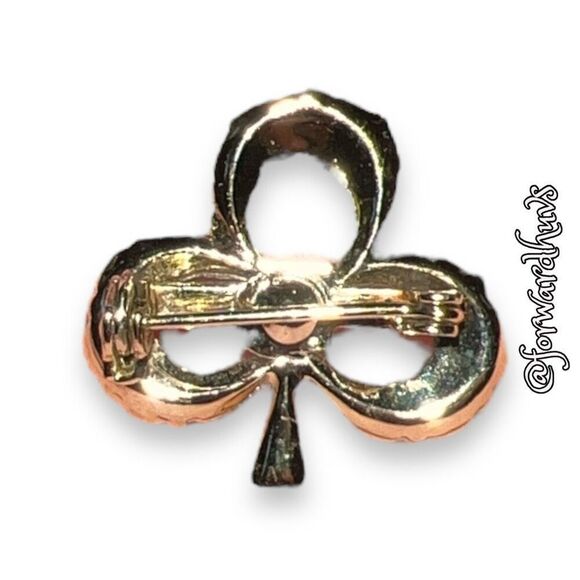 Bundle Sale 3 for $15 | Gold Tone Three-Leaf Clover Brooch - Picture 3 of 8
